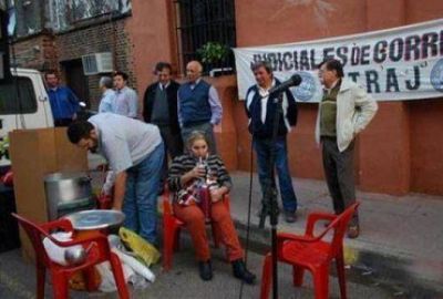 Los judiciales vuelven al reclamo de mejoras