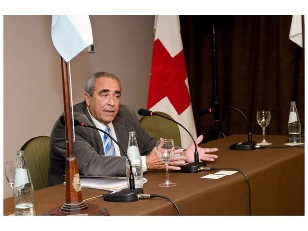 Un santafesino es vicepresidente de la Cruz Roja Internacional