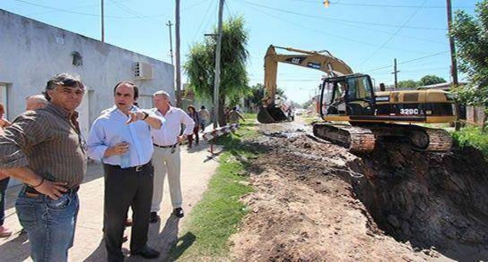 Avanza obra del desag�e Entre R�os