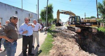 Avanza obra del desag�e Entre R�os