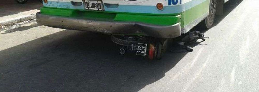 Testigo del accidente fatal: La camioneta encerr� a la motocicleta