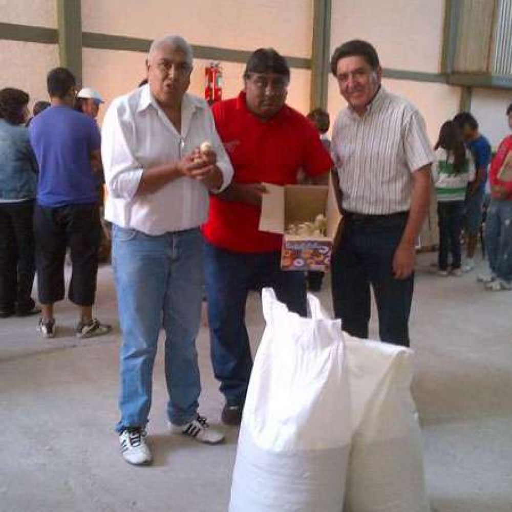 100 familias se beneficiaron con la entrega de pollitos parrilleros