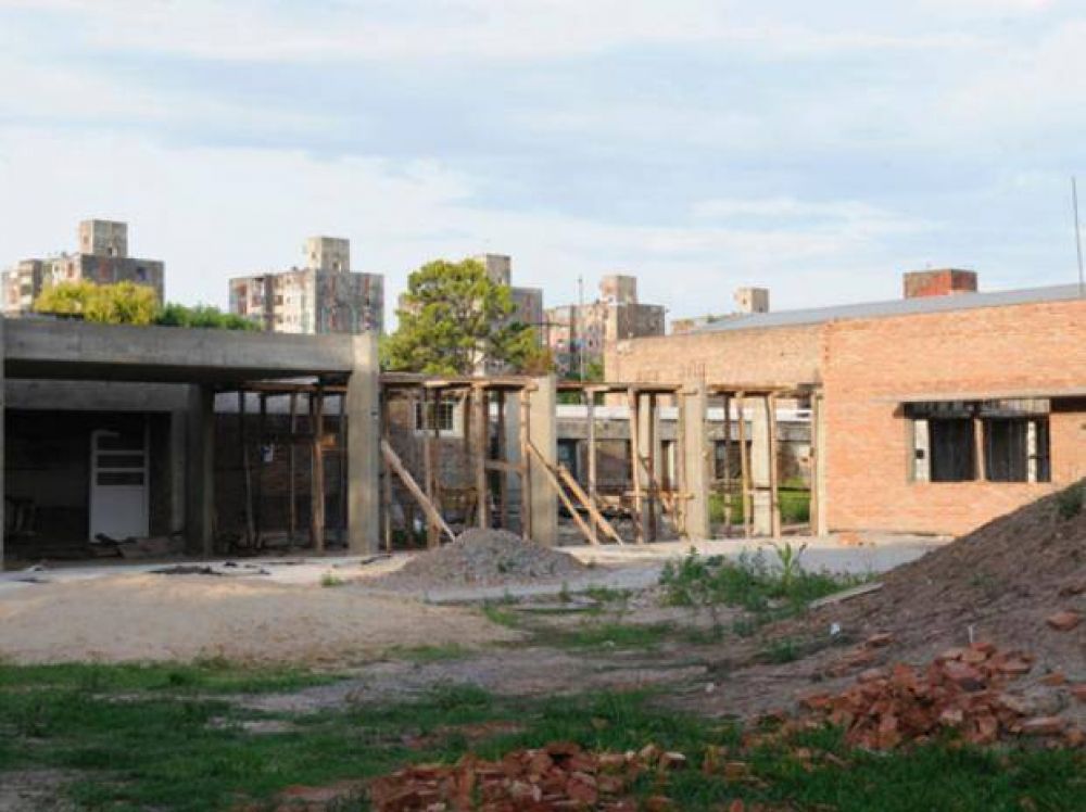 La refacci�n de la Escuela N� 1078 de Grandoli y Guti�rrez ya lleva tres meses paralizada