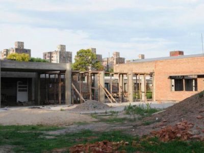 La refacci�n de la Escuela N� 1078 de Grandoli y Guti�rrez ya lleva tres meses paralizada