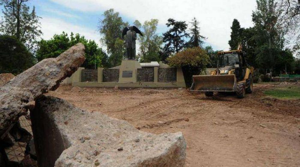 Capital inici� la renovaci�n de la plaza Sarmiento