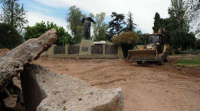 Capital inici� la renovaci�n de la plaza Sarmiento