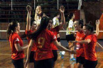 Mendoza de Regatas mostr� muy buenos momentos de v�leibol
