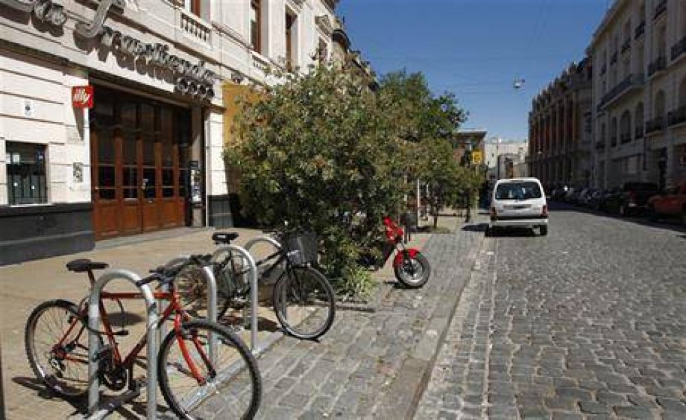 Se triplic� la oferta de bicicleteros en las calles de la ciudad
