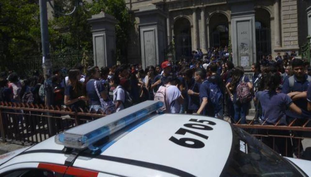 Intento de homicidio conmovi� al Carb�