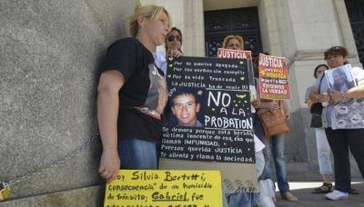 Encadenada contra �probation� por la muerte de su hermano