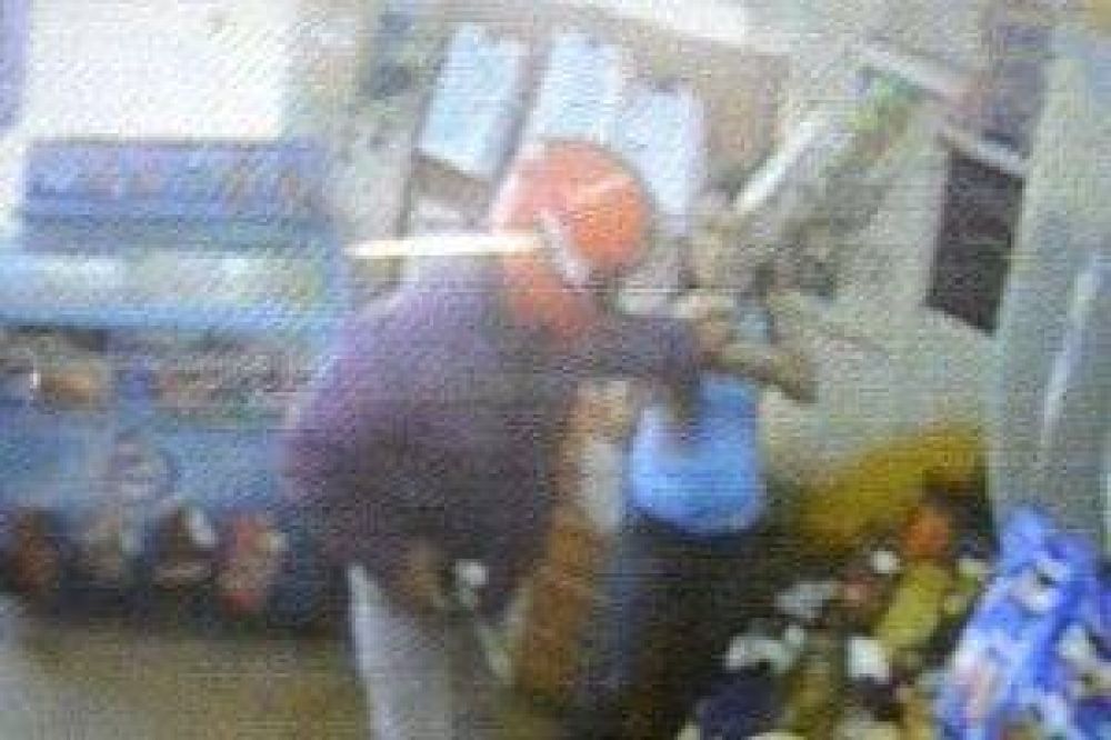 Le apuntan con un arma y le roban $5.500 de la recaudaci�n