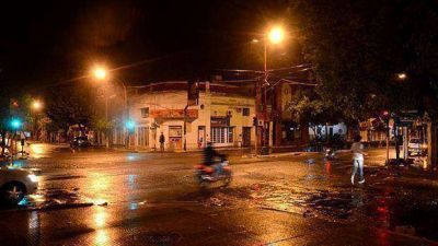 Lleg� la lluvia a Santiago y rige el alerta para el norte del pa�s