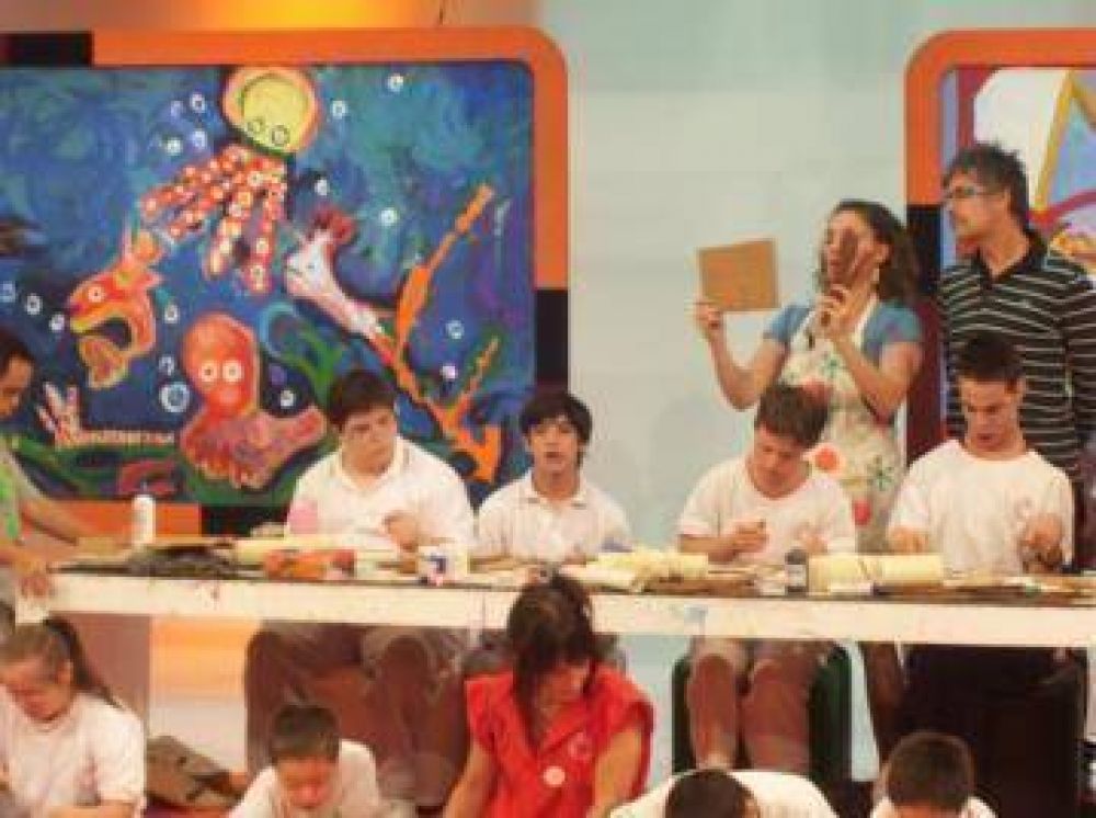 "Integraci�n por el Arte" se sum� a un programa de la TV P�blica