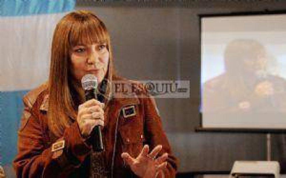 Myriam Ju�rez dijo que respetar� el compromiso con el Frente C�vico