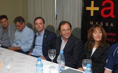 Tras recorrer Bah�a Blanca, Giustozzi se reuni� con legisladores y concejales de la sexta secci�n