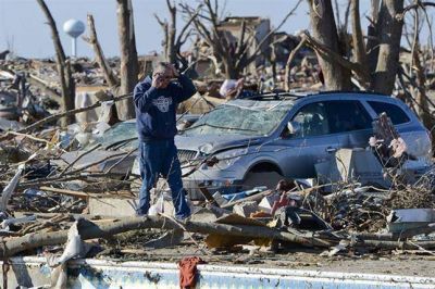 Una ola de 81 tornados golpe� el centro de Estados Unidos