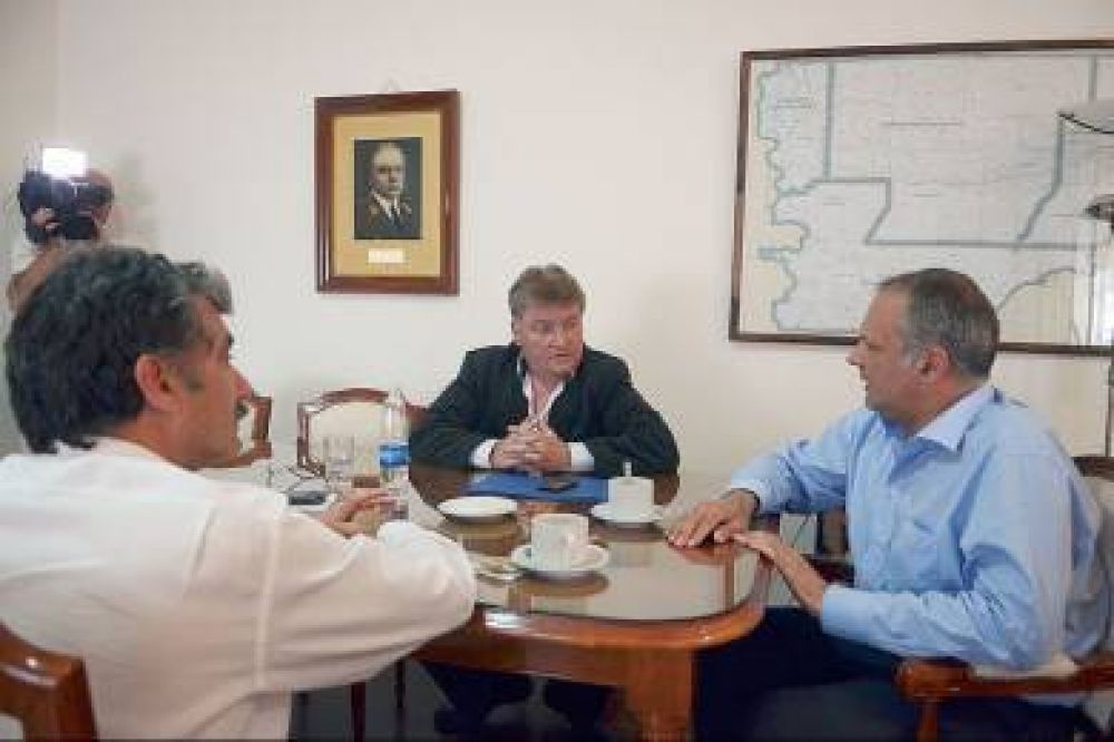 Buzzi mantuvo reuniones con intendentes