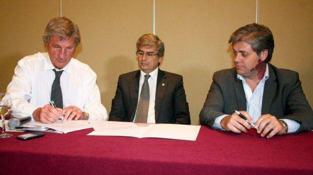 Referentes tur�sticos de Chubut reclaman inversiones a Aeropuertos Argentina 2000