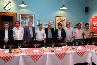 El kirchnerismo platense se agrup� sin Bruera para que el massismo no gane el 2015