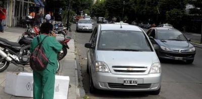 Planifican prohibir estacionar en 7 desde 53 a 60