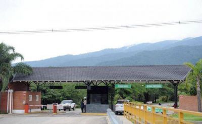 Robaron tres casas del country "Las Yungas" el fin de semana