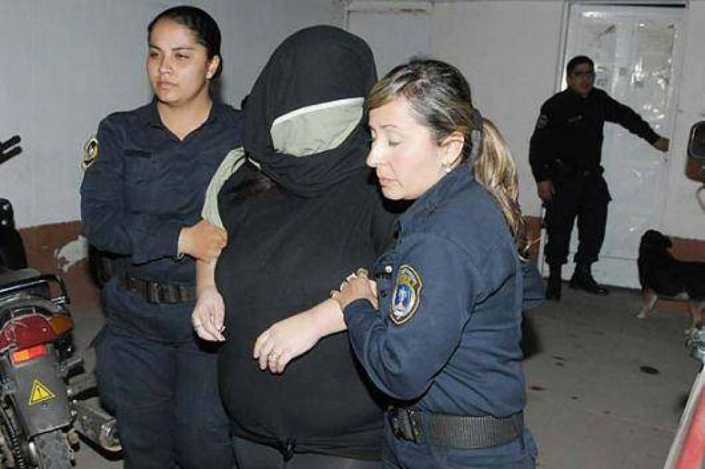 Detienen a una cabo acusada de un robo, y pierde su embarazo