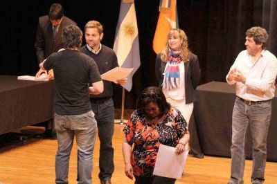 Se entregaron nuevos decretos de adjudicaci�n