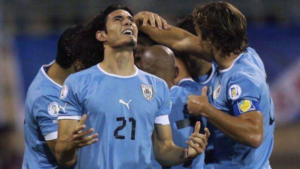 Con un pie en el Mundial de Brasil, Uruguay recibe a Jordania