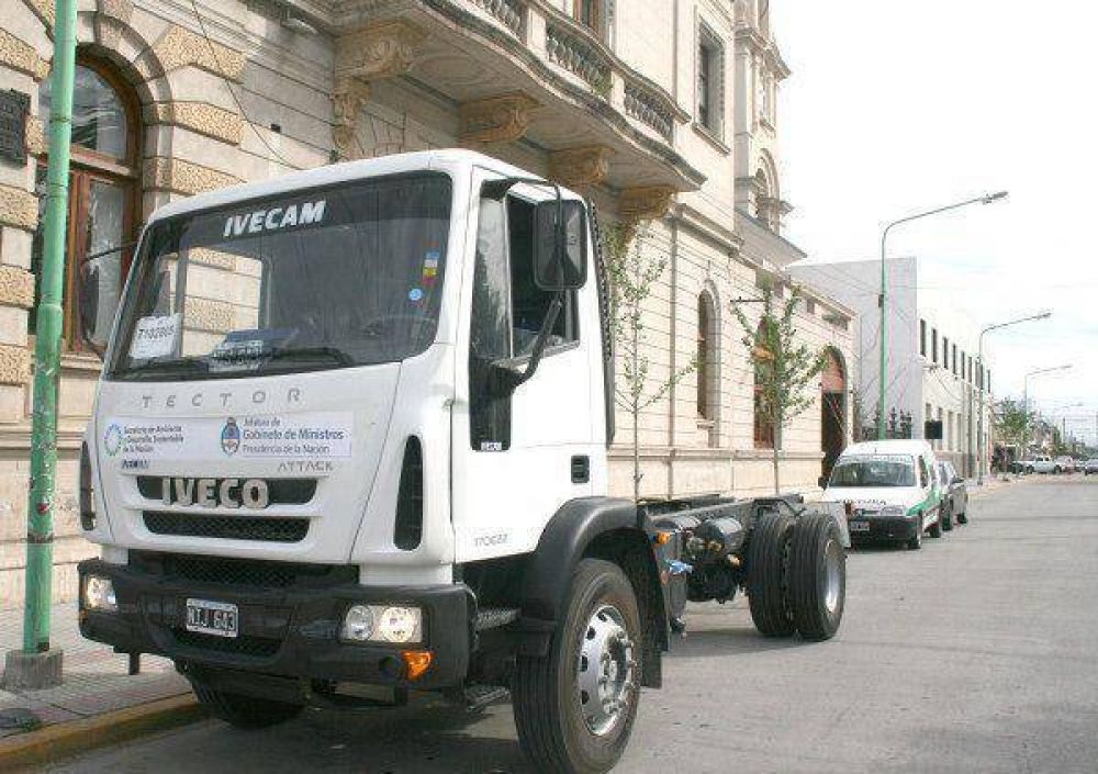 Ensenada: Nuevo cami�n se suma a la flota Municipal