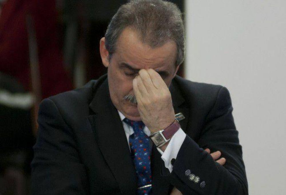 El impacto de la renuncia del funcionario K en frases
