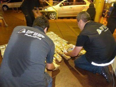 Detienen a una mujer con 100 kilos de marihuana en el Puente Posadas-Encarnaci�n 