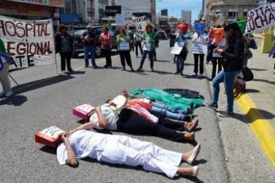 Trabajadores del Hospital se manifestaron por la falta de recurso humano y el pedido de paritarias