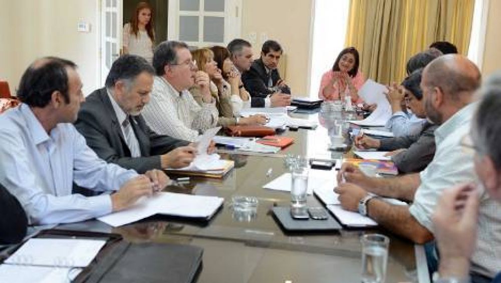 Reemplazan a Romero en el Ministerio de Servicios P�blicos