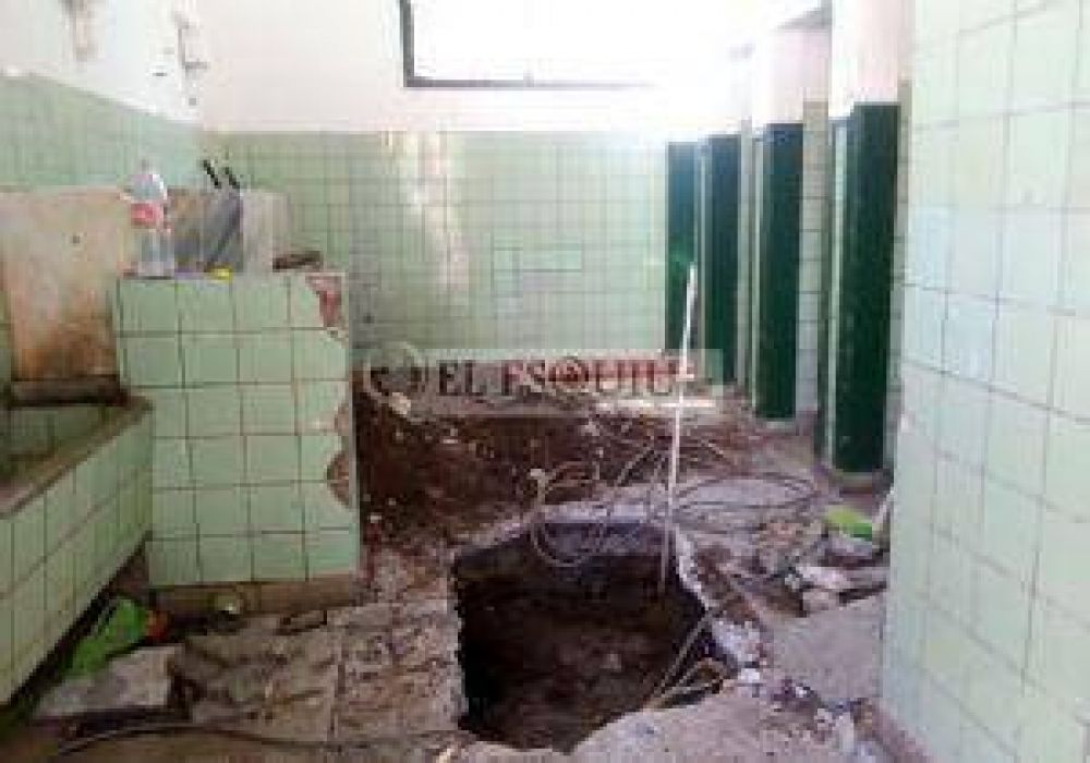 Alumnos de FME est�n sin clases hace una semana