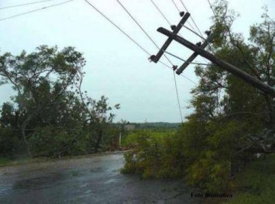 Un tornado da�� m�s de 50 casas en San Roque