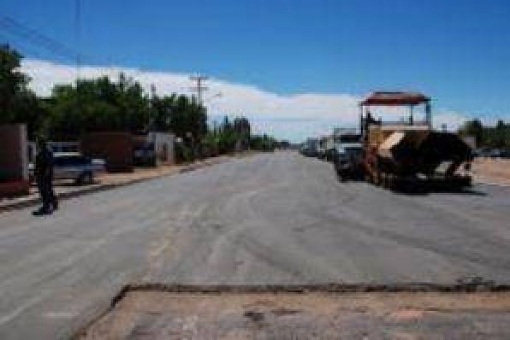 Pavimentan el parque industrial de Cutral Co