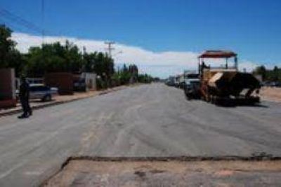 Pavimentan el parque industrial de Cutral Co