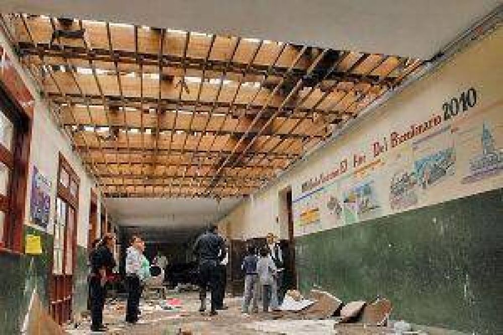 La Escuela N� 788 Ren� Favaloro se qued� sin techo debido al fuerte viento
