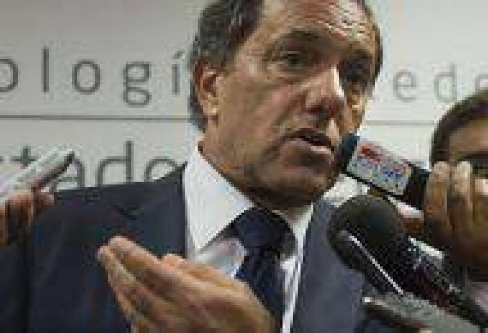 Scioli destac� el "conocimiento de la econom�a" de Capitanich