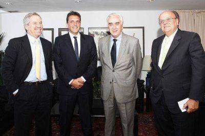 Sergio Massa disert� en el Club Siglo XXI de Madrid con eje en la inversi�n