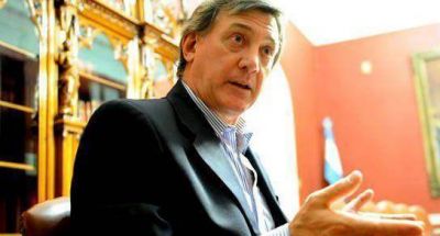 "Si Fein quiere ideas, tiene mis veinte propuestas"