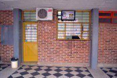Delincuentes robaron equipamiento de la Caja Municipal en el barrio G�iraldes