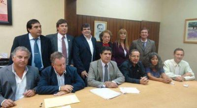 La oposici�n culp� a la interna peronista por el fracaso de la sesi�n