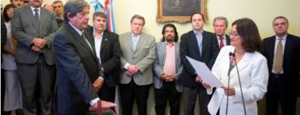 Asumieron nuevos ministros en Desarrollo Social y Servicios P�blicos