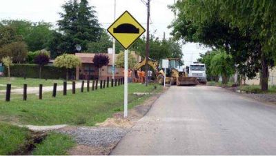 Profundizan tareas sobre la pavimentaci�n de la calle Juan XXIII