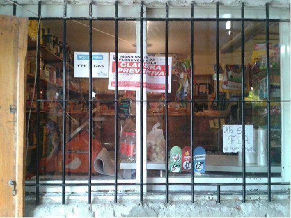 Clausuran comercios por vender alcohol sin permiso