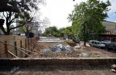 Remodelaci�n integral y puesta en valor de la plaza Mariano Moreno De Remedios de Escalada