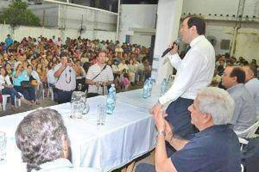 La f�rmula del Frente C�vico por Santiago sigue sumando apoyo