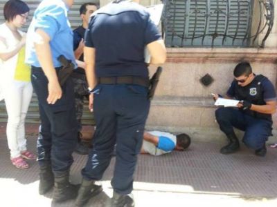 Un detenido por robar una cartera a una mujer en el centro
