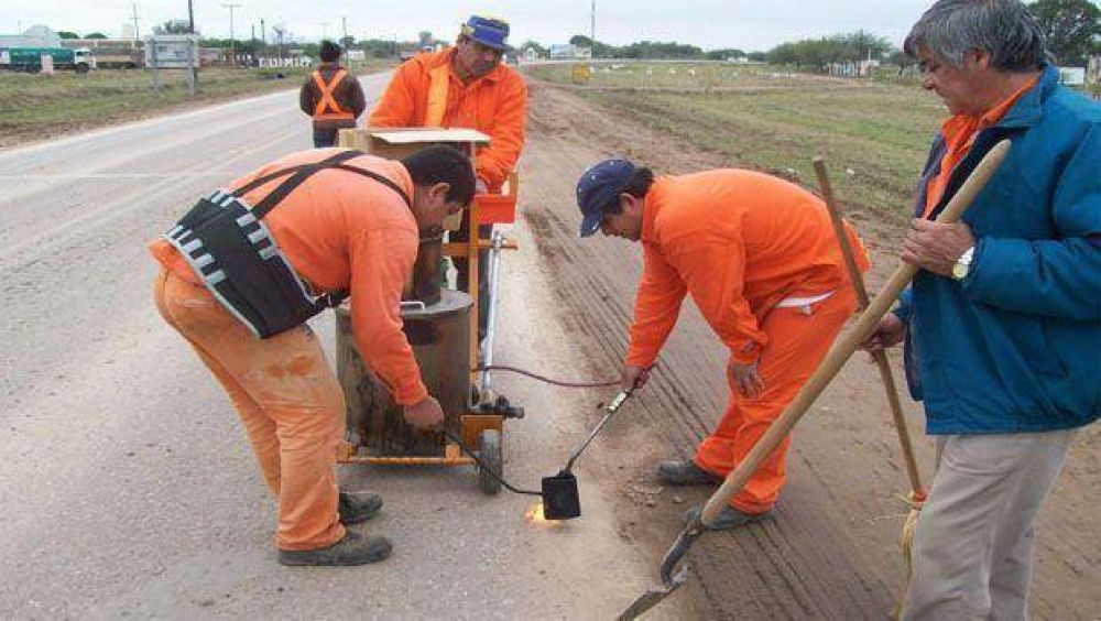 Mantenimiento en banquinas de las rutas nacionales 9 y 157